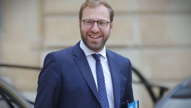 Le ministre de l’Économie envisage d’augmenter les horaires de travail